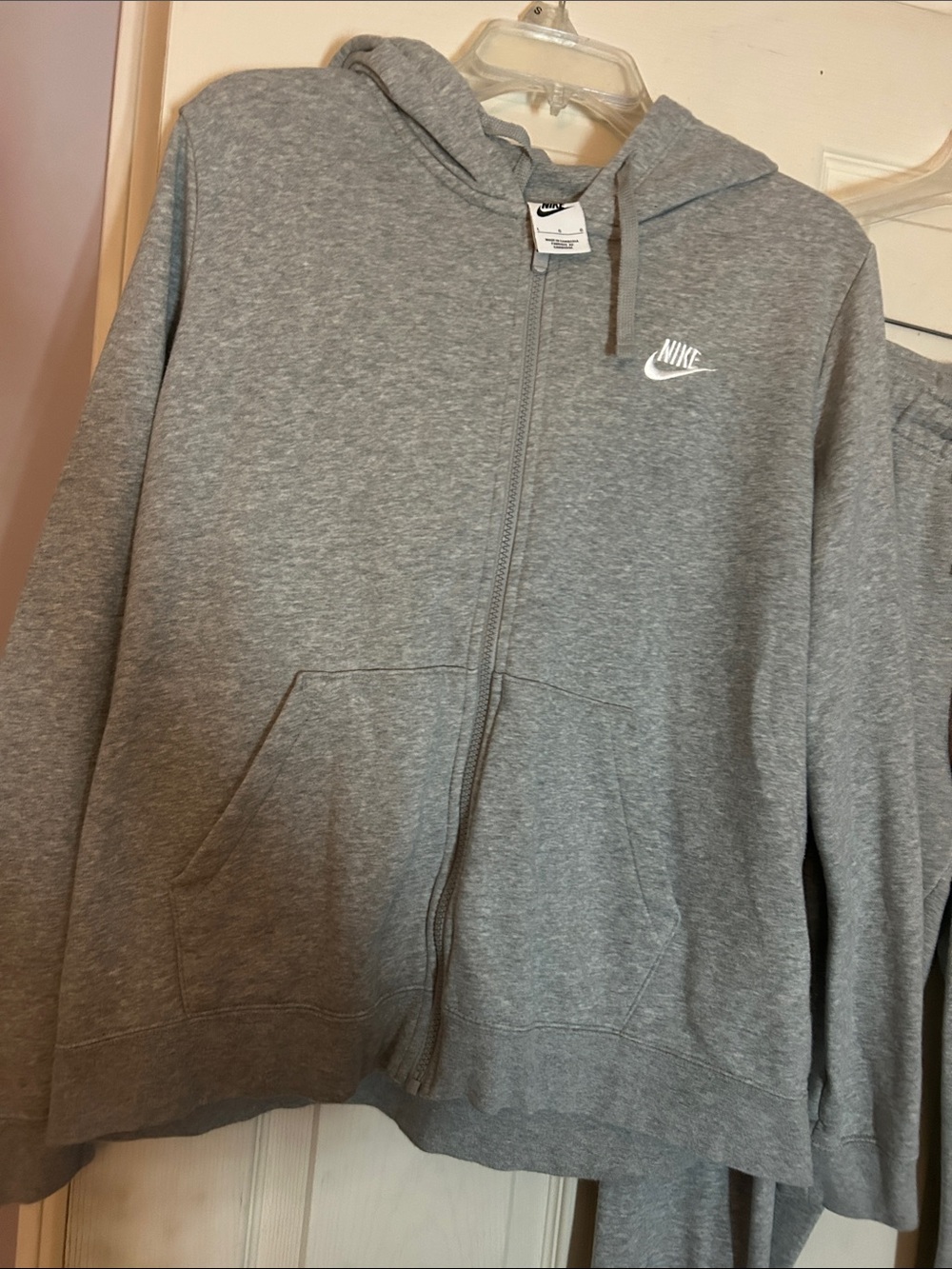 Nike Light Gray Zip-Up Hoodie and Joggers Set, Women’s sweatsuit- Large EUC - Picture 4 of 7